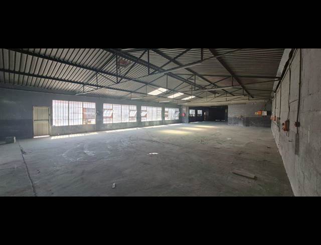 512M² WAREHOUSE TO LET IN ANDERBOLT