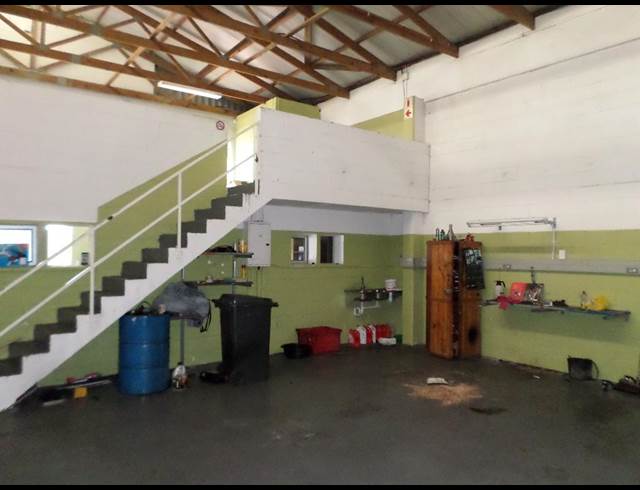 185M² FACTORY TO LET IN BEACONVALE