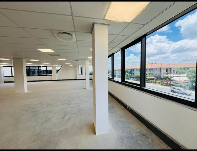 345M² OFFICE TO LET IN VORNA VALLEY