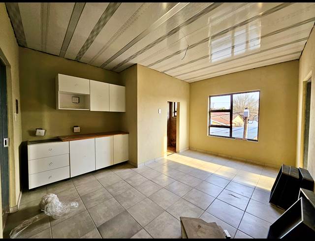 0 bed property to rent in KLOPPERPARK