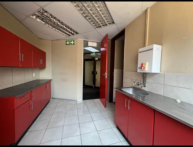 531M² OFFICE TO LET IN CENTURION CENTRAL