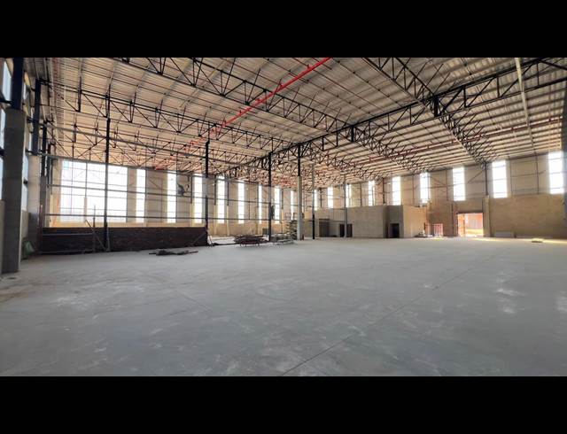 2,700M² WAREHOUSE TO LET IN GOSFORTH PARK