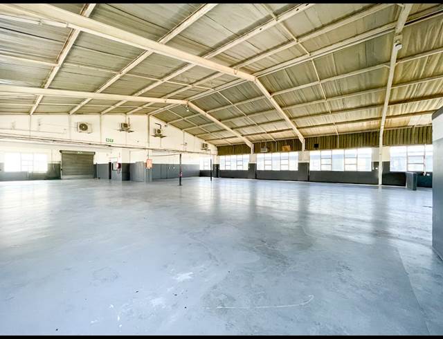 1,120M² WAREHOUSE TO LET IN NEW GERMANY