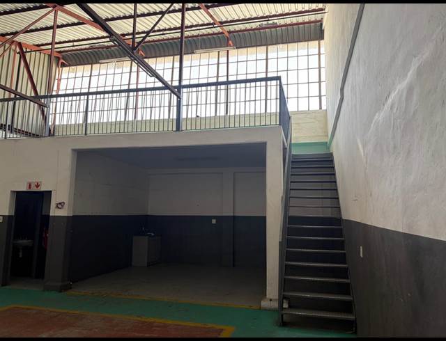 153M² WAREHOUSE TO LET IN STEELEDALE