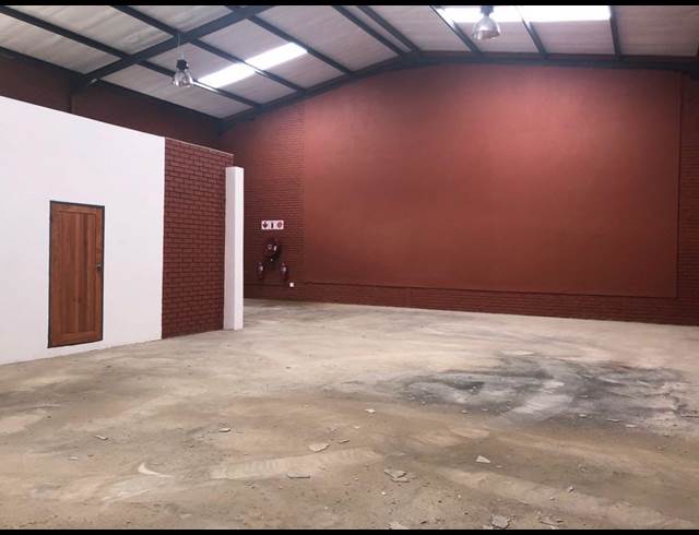 300M² WAREHOUSE TO LET IN HALFWAY HOUSE