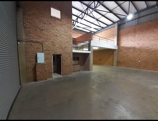 401M² WAREHOUSE TO LET IN LANSERIA