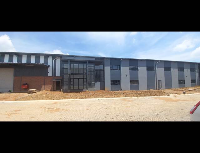 902M² WAREHOUSE TO LET IN LASER PARK