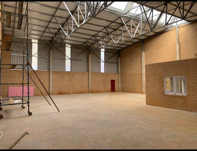 347M² WAREHOUSE TO LET IN LASER PARK