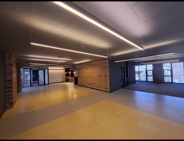 345M² OFFICE TO LET IN HYDE PARK
