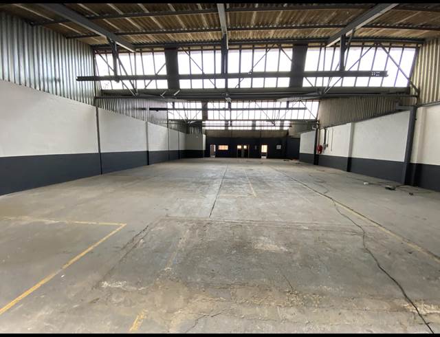 650M² WAREHOUSE TO LET IN EPPING INDUSTRIAL
