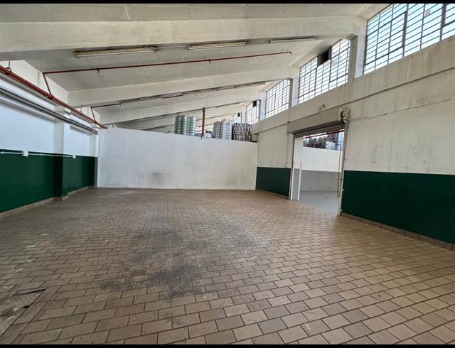 3,650M² WAREHOUSE TO LET IN LONGDALE