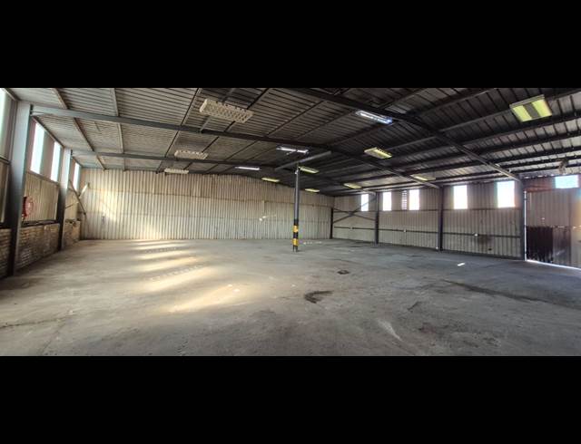 400M² WAREHOUSE TO LET IN ANDERBOLT