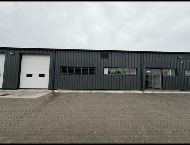 362M² WAREHOUSE TO LET IN RETREAT
