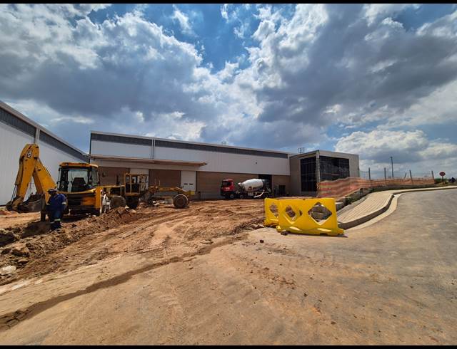 3,107M² WAREHOUSE TO LET IN AIRPORT PARK