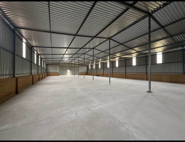 800M² WAREHOUSE TO LET IN TEDDERFIELD AH
