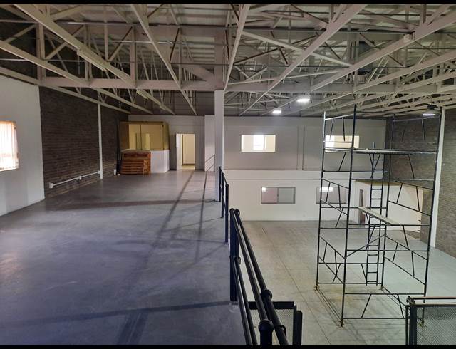 550M² WAREHOUSE TO LET IN STORMILL