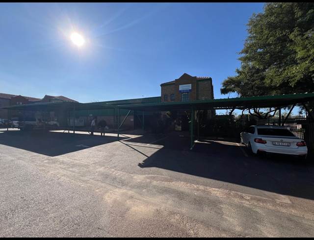 1,060M² WAREHOUSE TO LET IN GATEWAY INDUSTRIAL PARK