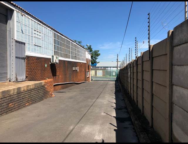 820M² WAREHOUSE TO LET IN SEBENZA