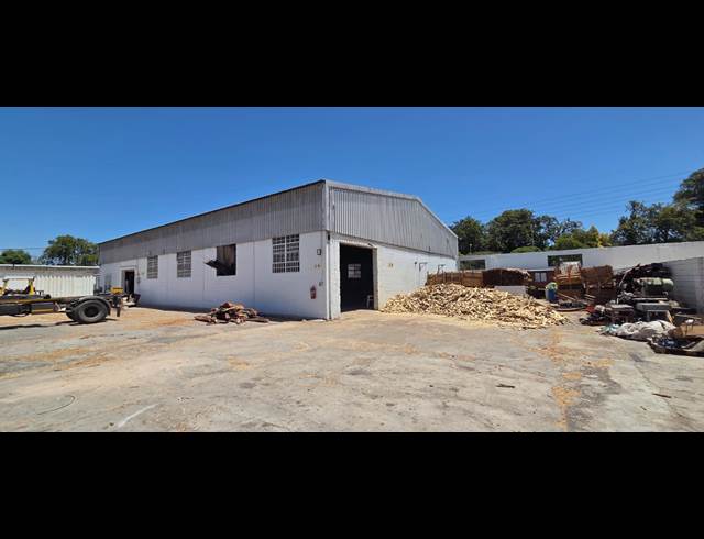 4,800M² WAREHOUSE TO LET IN CHARLESTON HILL