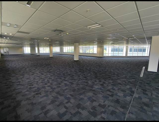 6,746M² OFFICE TO LET IN WATERFALL