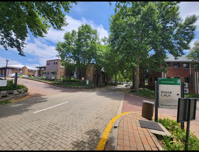 640M² OFFICE TO LET IN RANDJESPARK