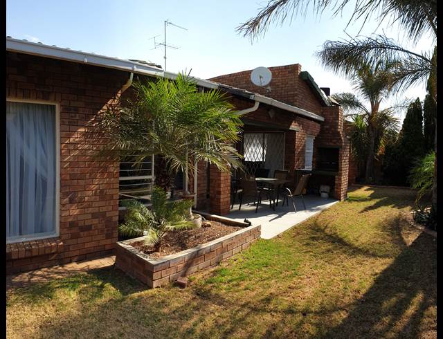 3 bed property to rent in BEYERS PARK