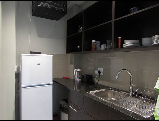 Business property to rent in CENTURY CITY