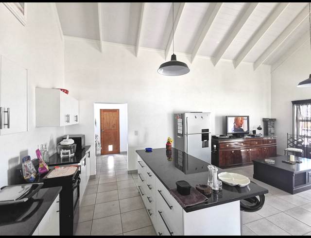 3 BEDROOM HOUSE TO LET IN DWARSKERSBOS