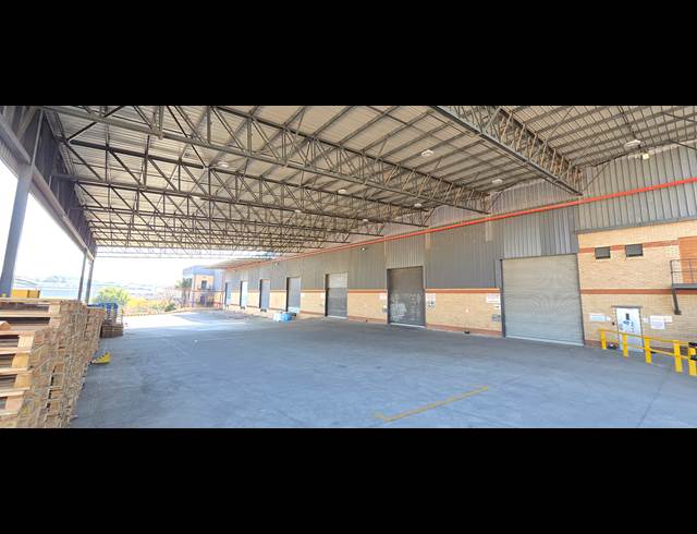 14,590M² WAREHOUSE TO LET IN NORTH RIDING