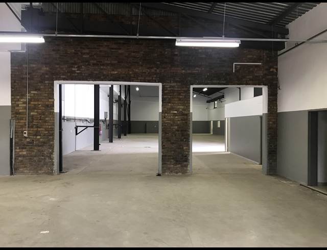 788M² WAREHOUSE RENTED IN SILVERTONDALE