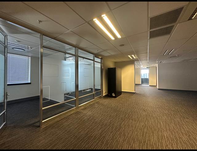 1,407M² OFFICE TO LET IN SANDTON CENTRAL