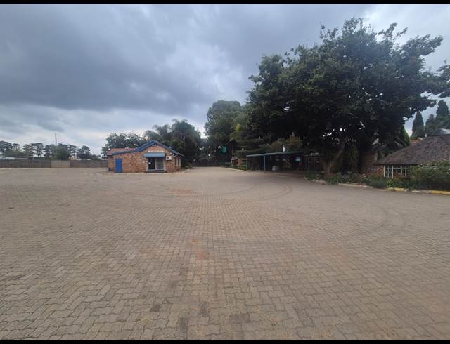 728M² WAREHOUSE TO LET IN POMONA