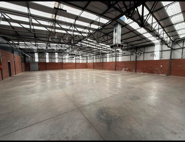 735M² WAREHOUSE TO LET IN STRIJDOMPARK