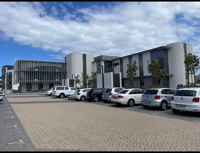 1,135M² OFFICE TO LET IN CENTURY CITY
