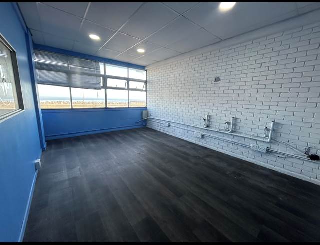 582M² OFFICE TO LET IN PAARDEN EILAND