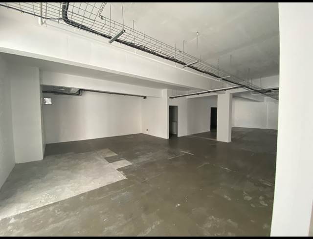 496M² RETAIL TO LET IN WOODSTOCK