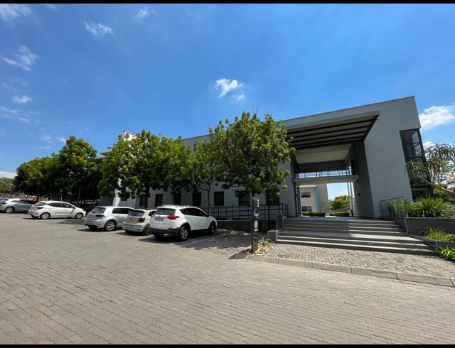 2,168M² OFFICE TO LET IN BRYANSTON