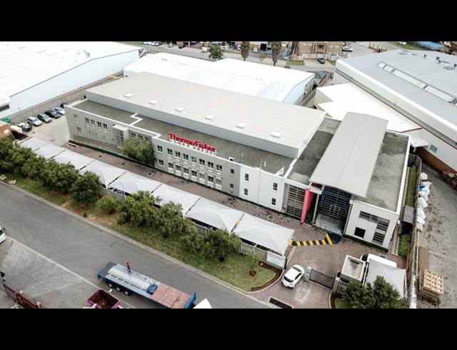 2,313M² FACTORY TO LET IN TUNNEY