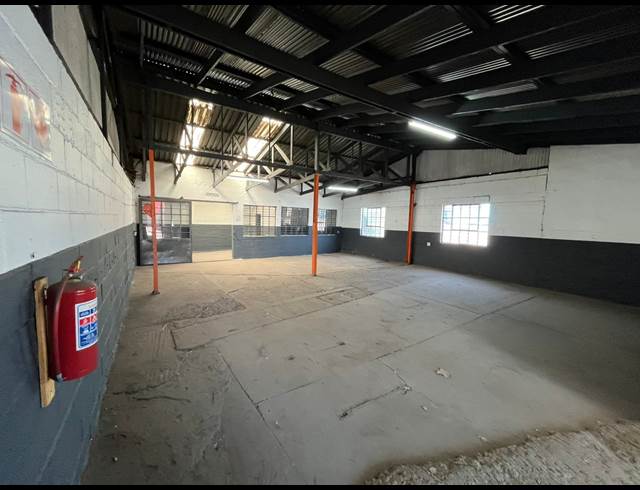 199M² WORKSHOP TO LET IN VULCANIA