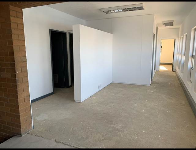 1,550M² WAREHOUSE TO LET IN SPARTAN