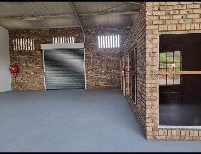 138.40M² WAREHOUSE TO LET IN VINTONIA