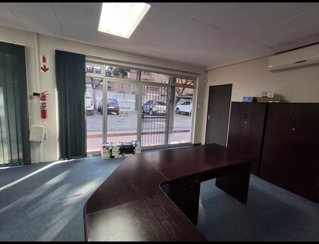 105M² OFFICE TO LET IN VINCENT