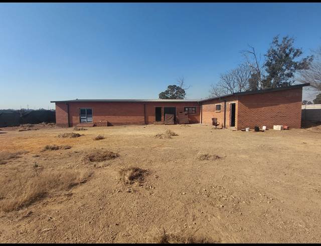 19,999M² INDUSTRIAL YARD TO LET IN POMONA