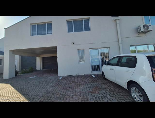 270M² OFFICE TO LET IN DIEP RIVER