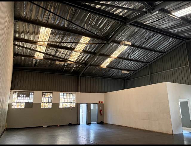 219M² WAREHOUSE TO LET IN CITY DEEP