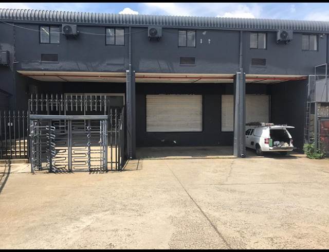 1,400M² WAREHOUSE TO LET IN EASTGATE