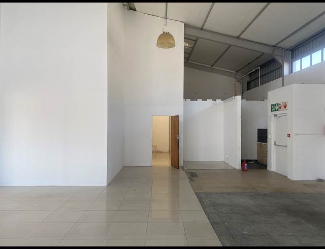 400M² RETAIL TO LET IN TOKAI