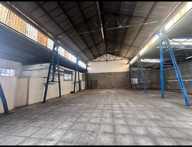 450M² WAREHOUSE TO LET IN EASTLEIGH