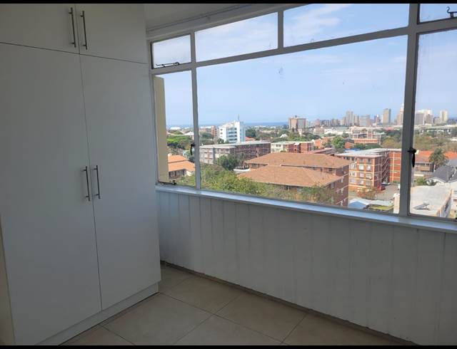 2 BEDROOM FLAT TO LET IN MORNINGSIDE