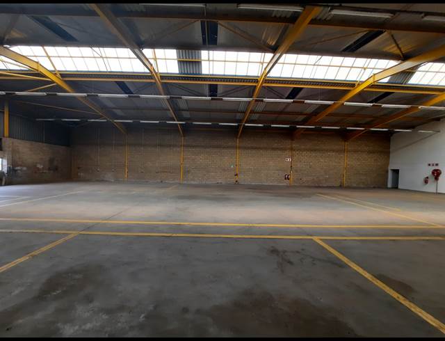 1,047M² WAREHOUSE TO LET IN ROBERTVILLE